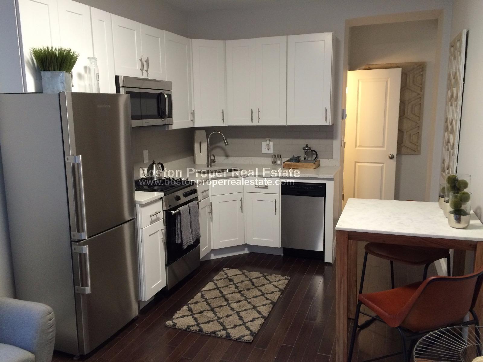 32 Clearway St, Back Bay