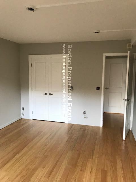 1731 Beacon St, Brookline