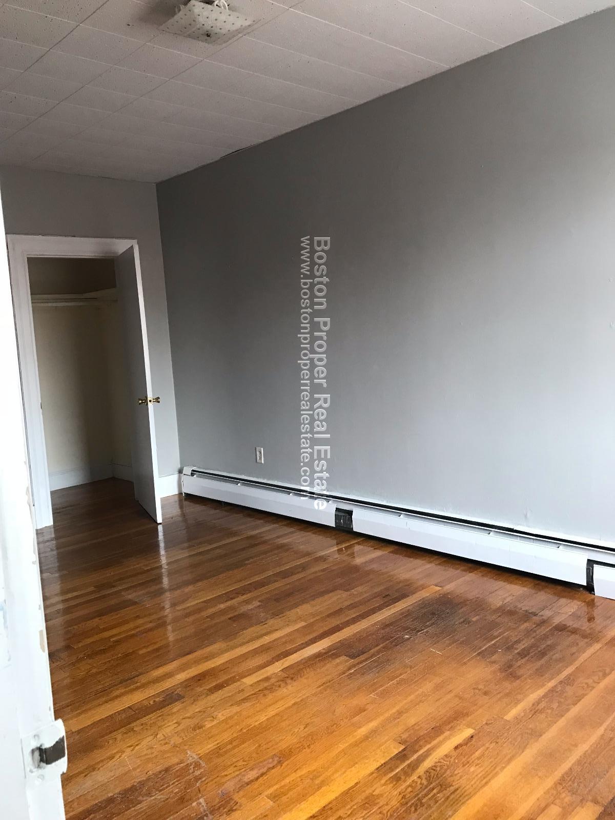 1063 Beacon St, Longwood