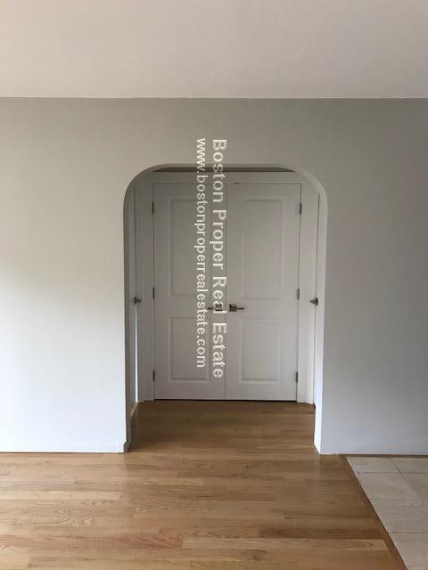 1731 Beacon St, Brookline