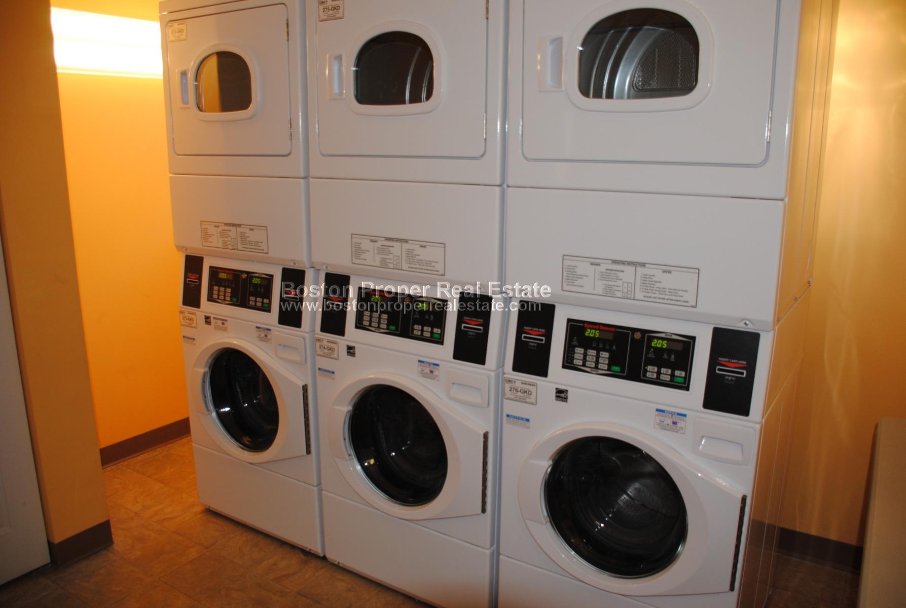 111 Queensberry St, Fenway