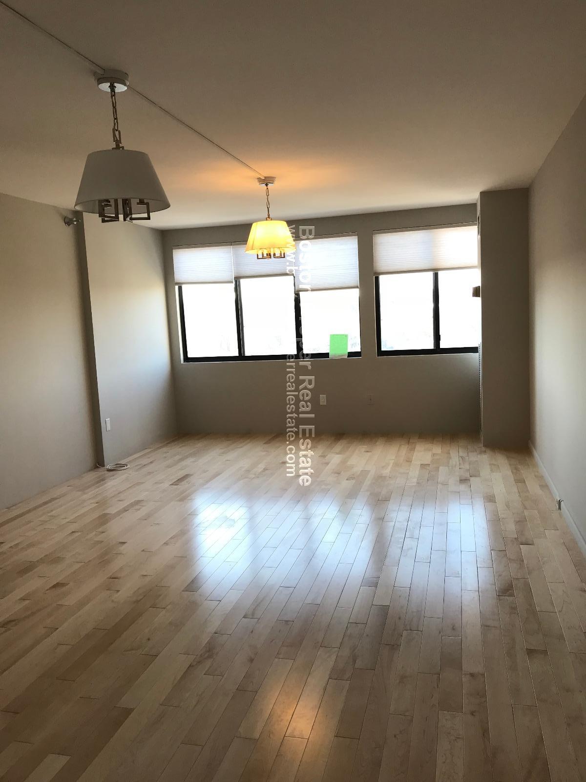 1731 Beacon St, Brookline