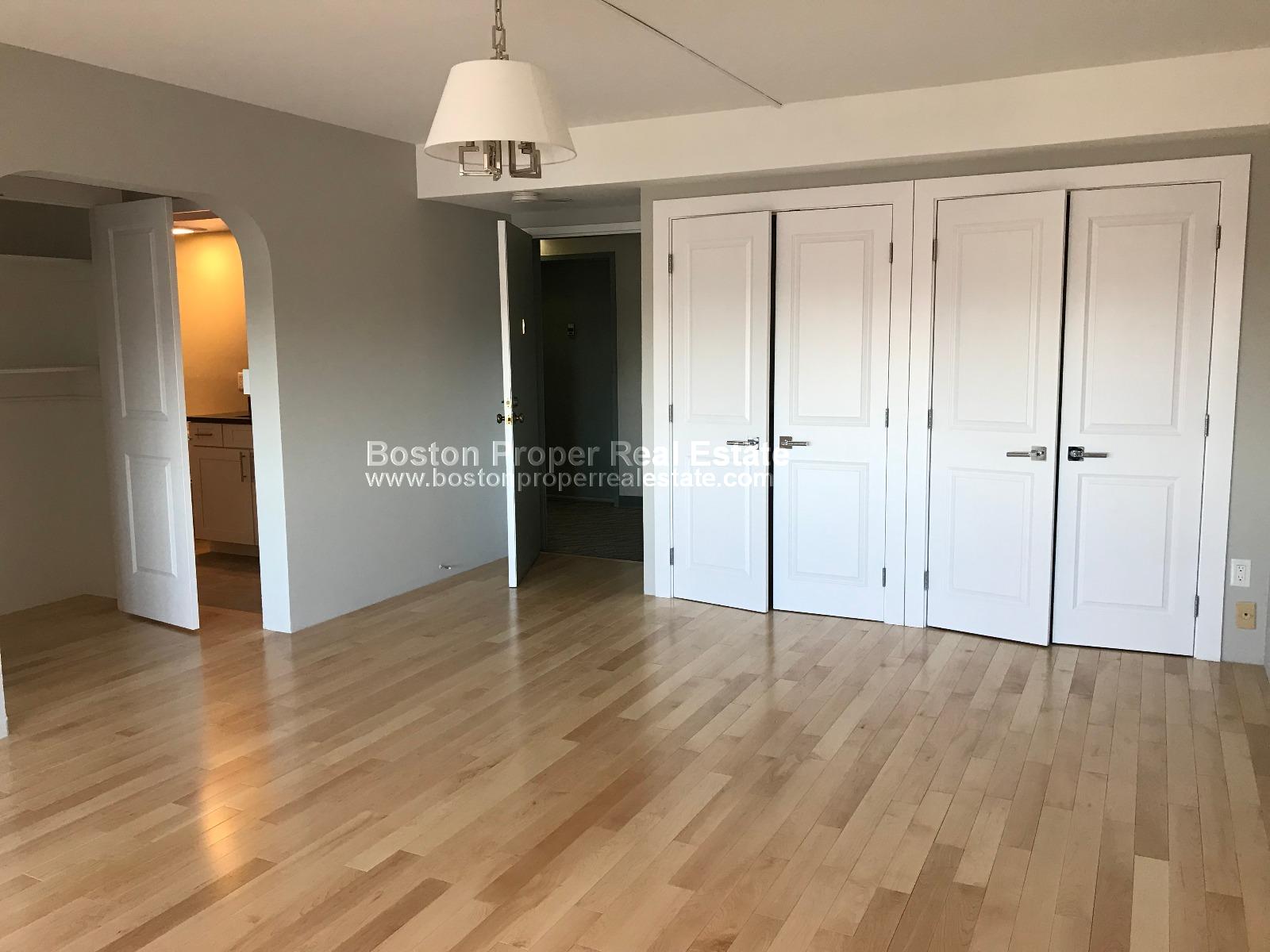 1731 Beacon St, Brookline