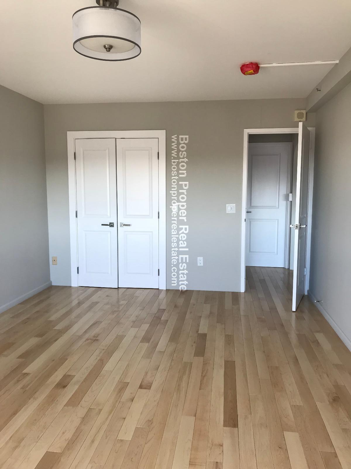 1731 Beacon St, Brookline