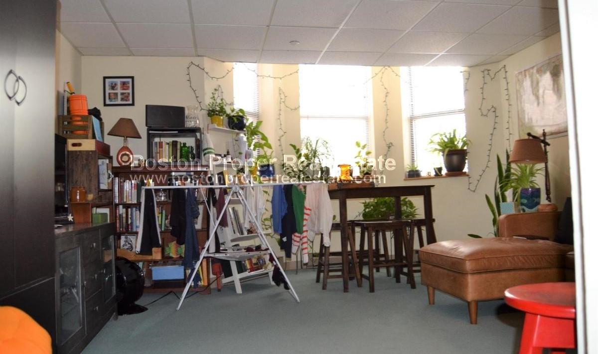 51 Queensberry St, Fenway