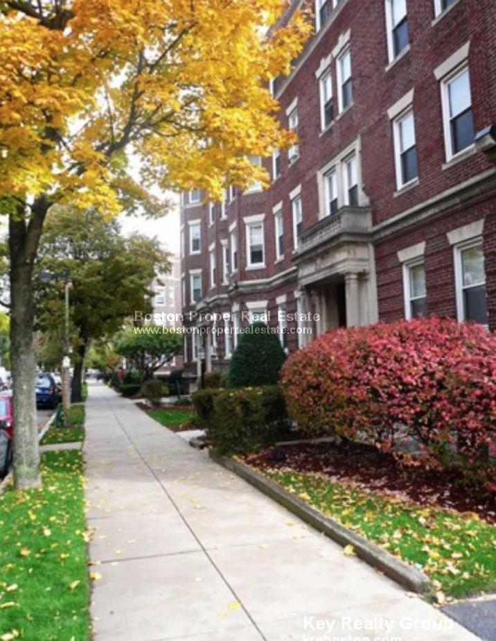 32 Queensberry St, Fenway