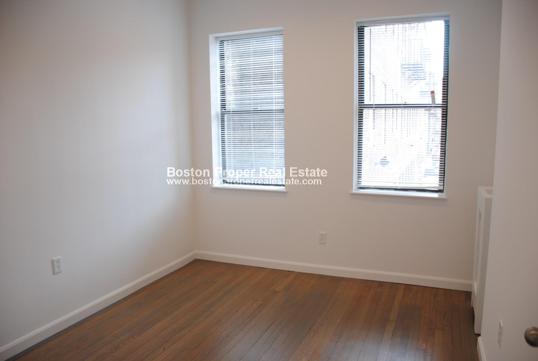 11 Queensberry St, Fenway