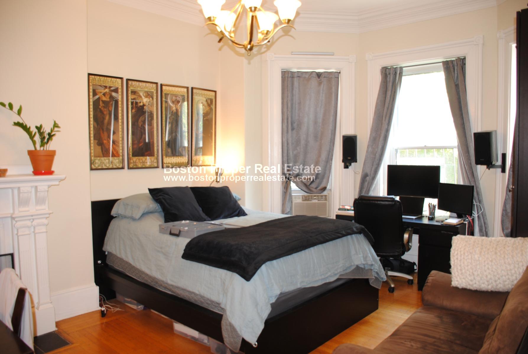 387 Marlborough St, Back Bay