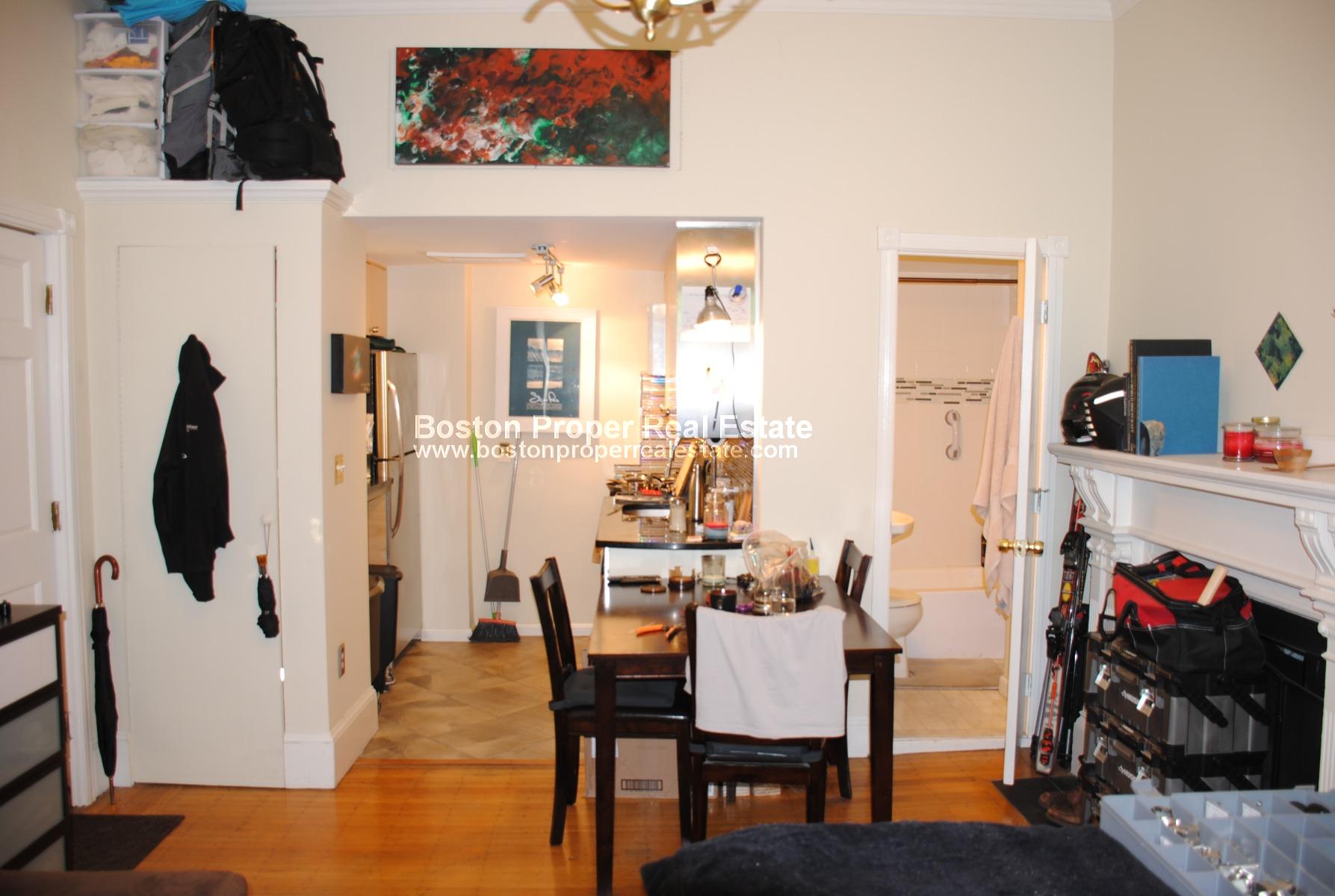 387 Marlborough St, Back Bay