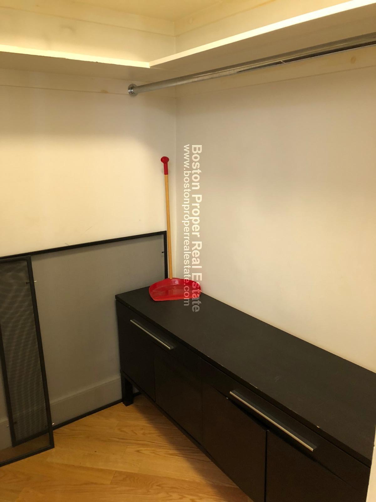 323 Beacon St, Back Bay