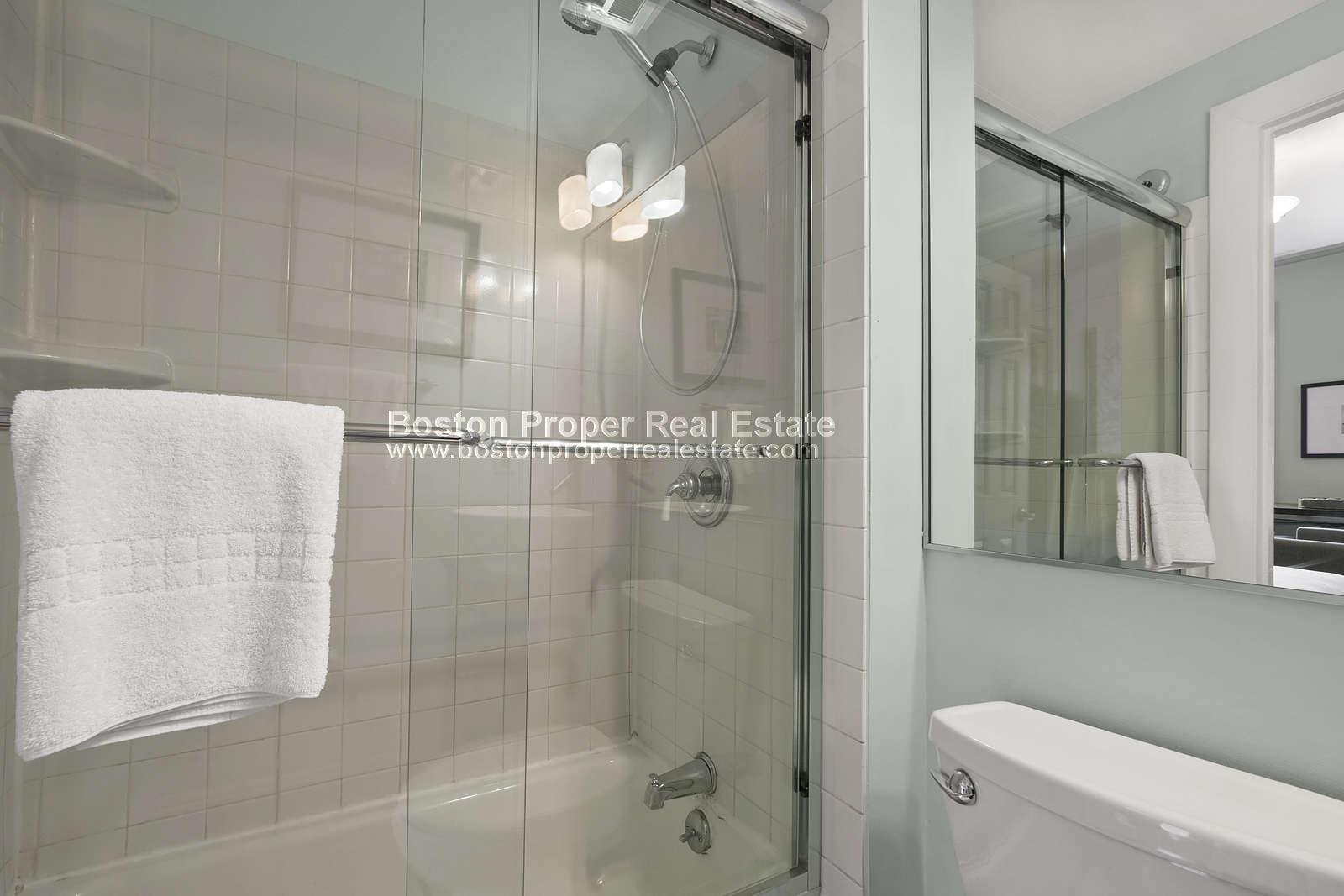 387 Marlborough St, Back Bay