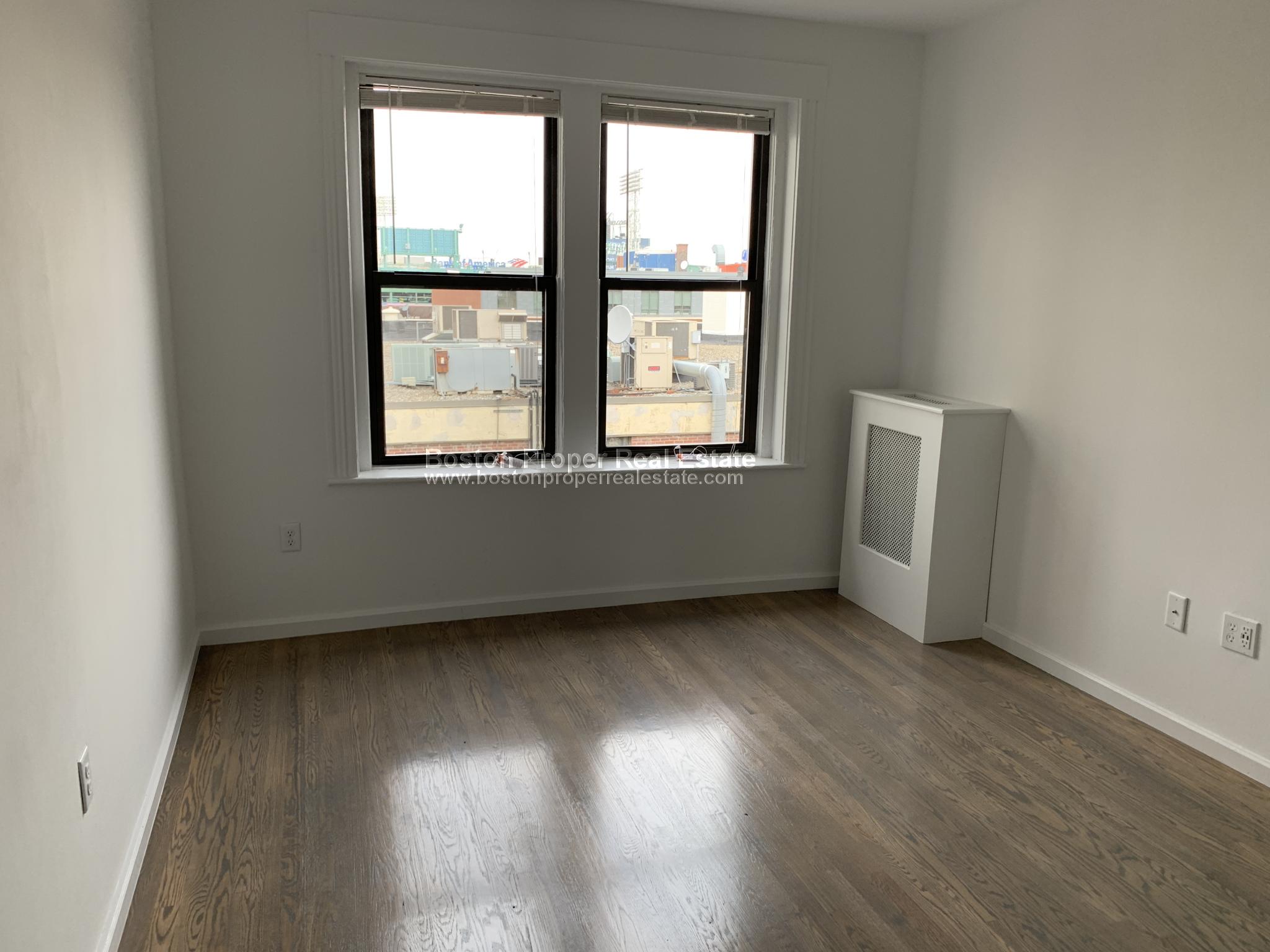 19 Peterborough St, Fenway