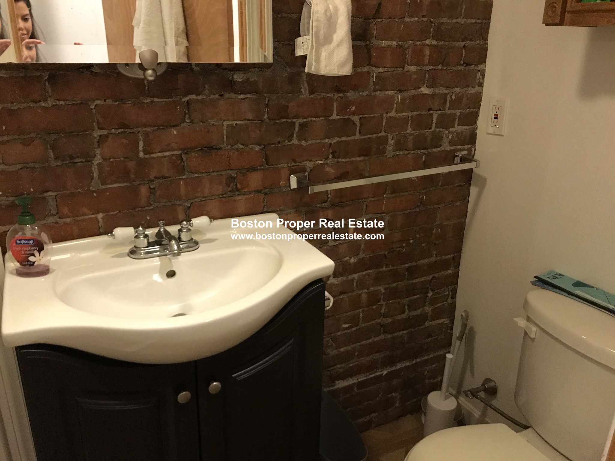 290 Newbury St, Back Bay