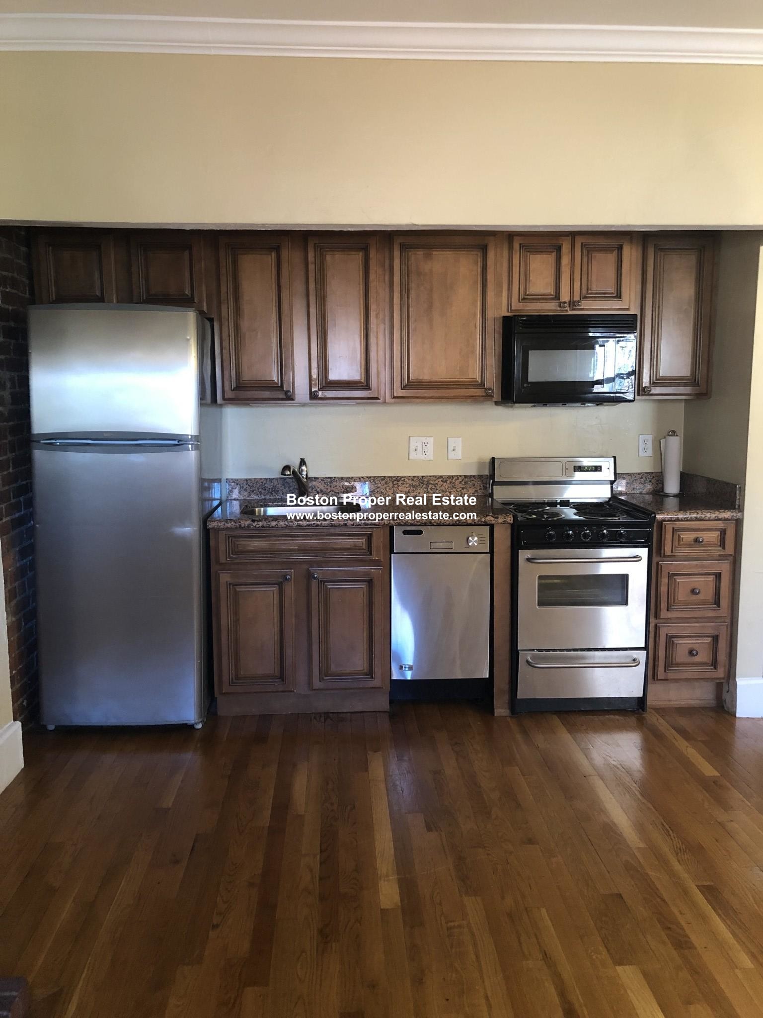 48 Hereford St, Back Bay