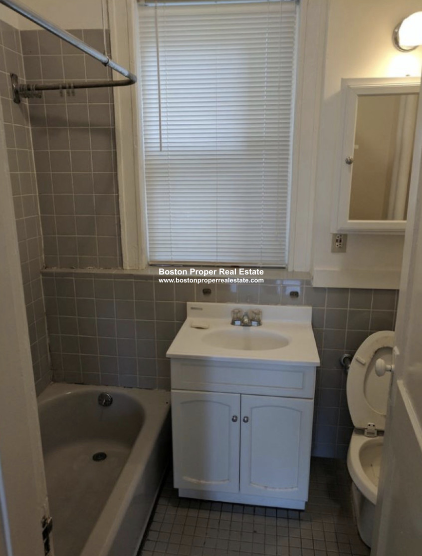 11 Tetlow St, Longwood