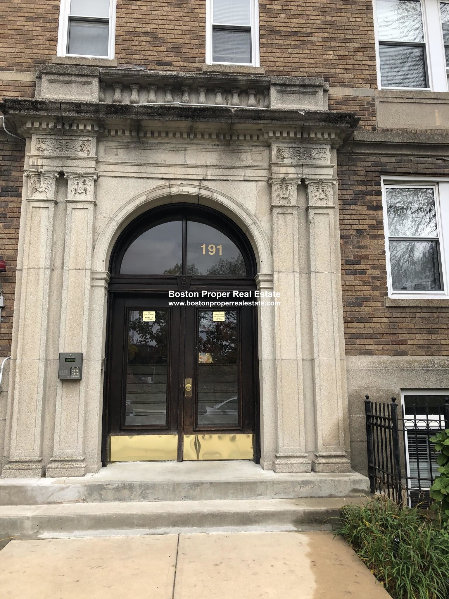 191 Park Dr, Fenway