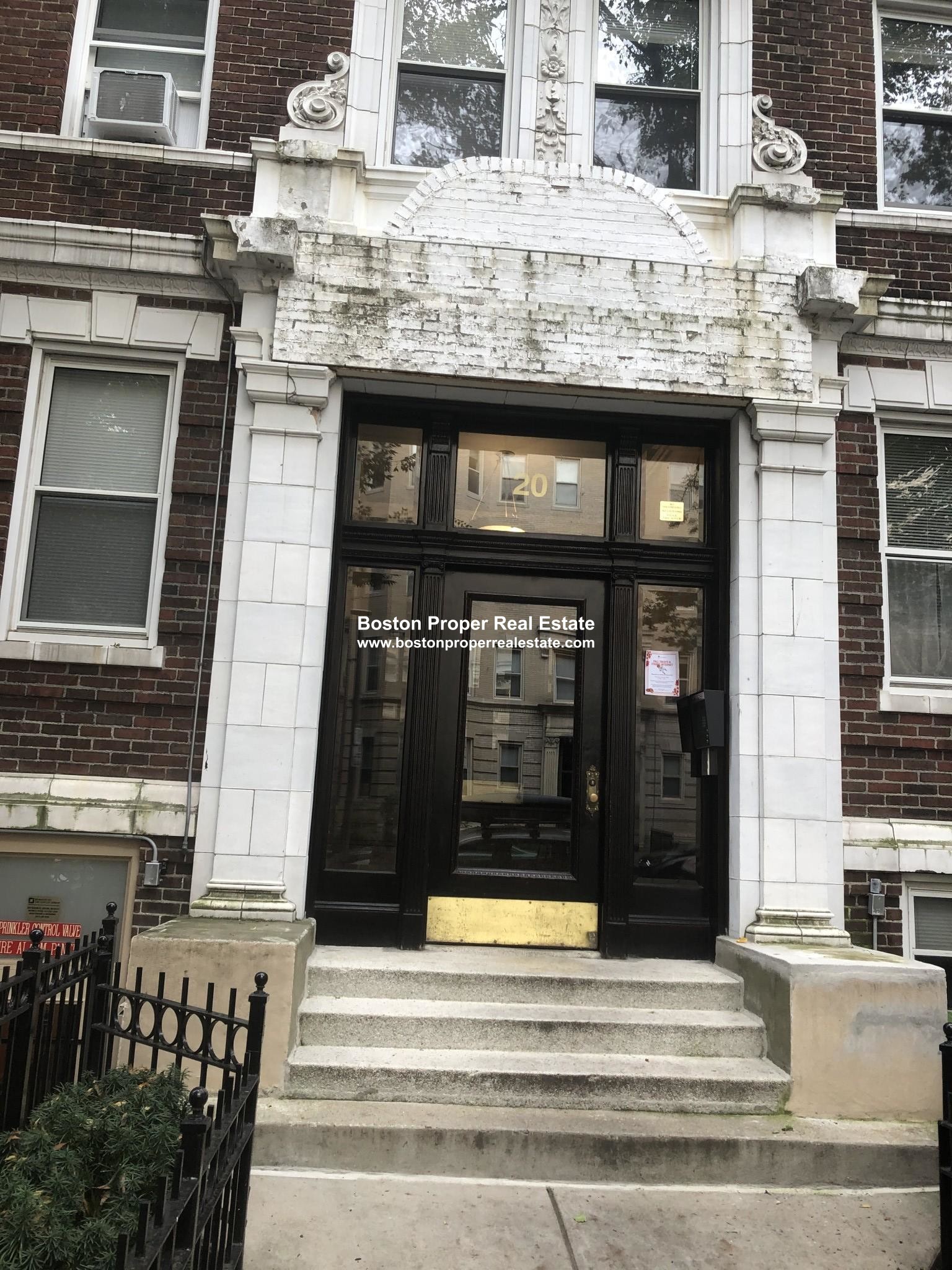 20 Queensberry St, Fenway