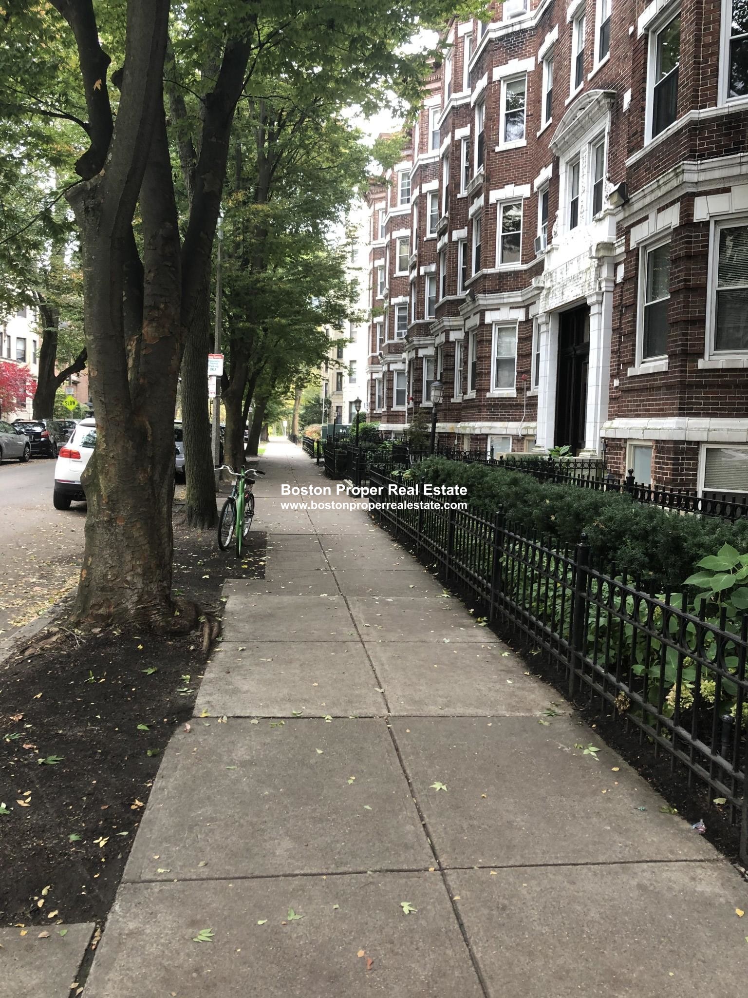 24 Queensberry St, Fenway