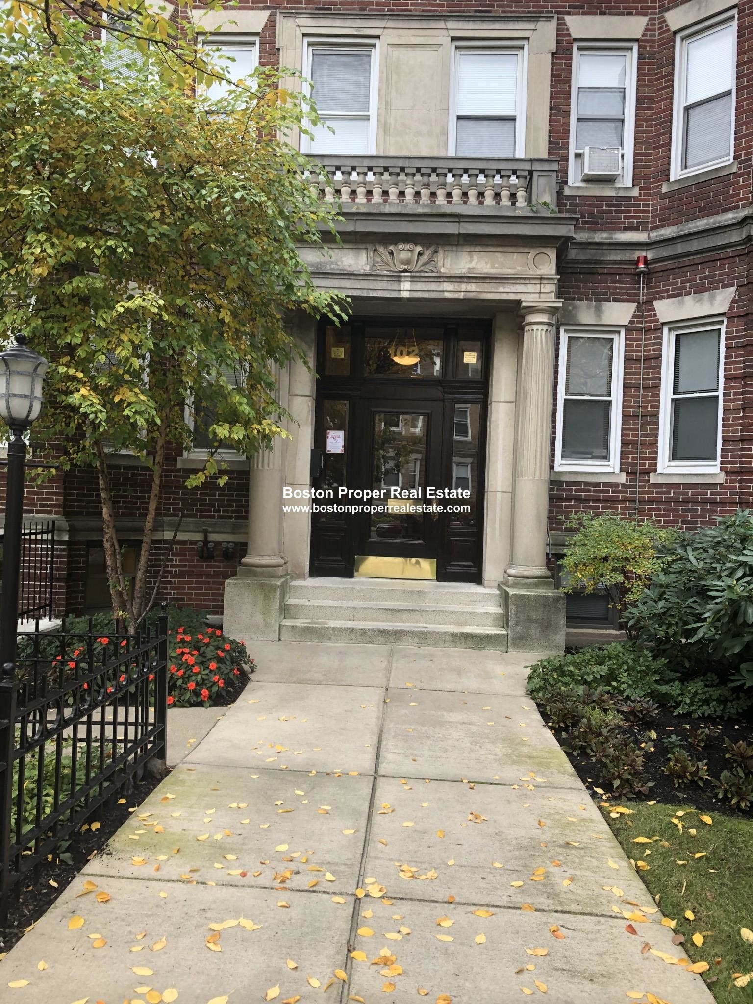 102 Queensberry St, Fenway