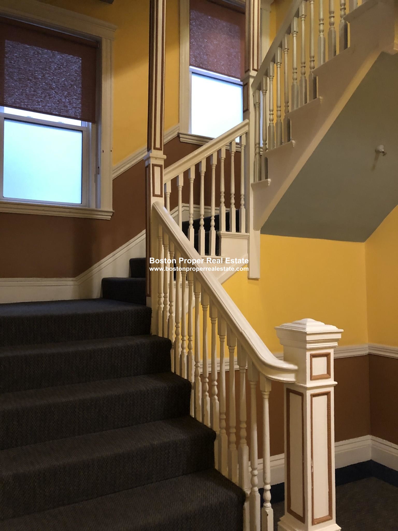 102 Queensberry St, Fenway