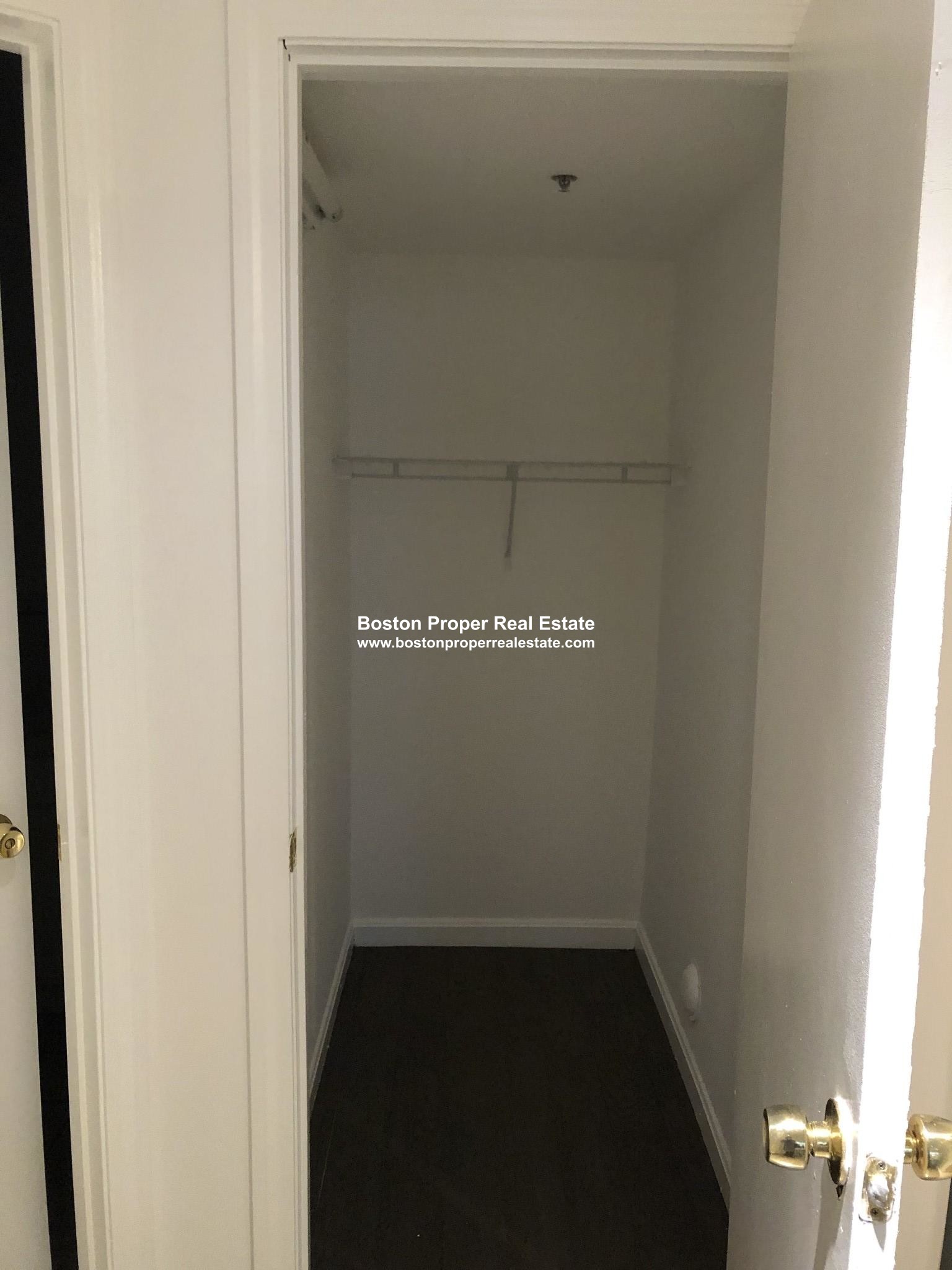 24 Queensberry St, Fenway