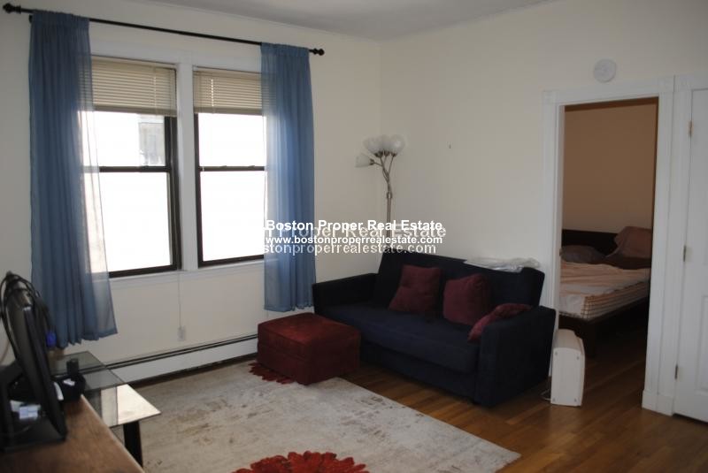 49 Gloucester St, Back Bay