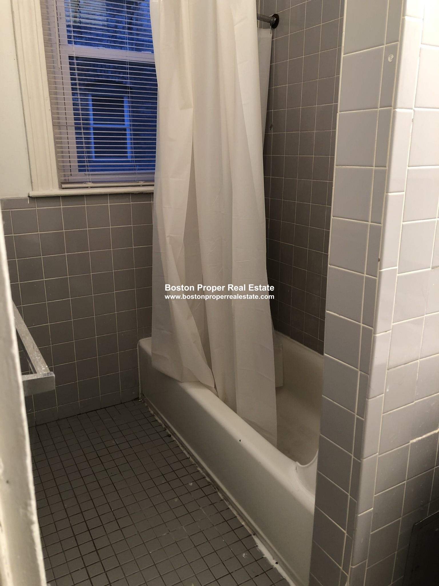 11 Tetlow St, Longwood