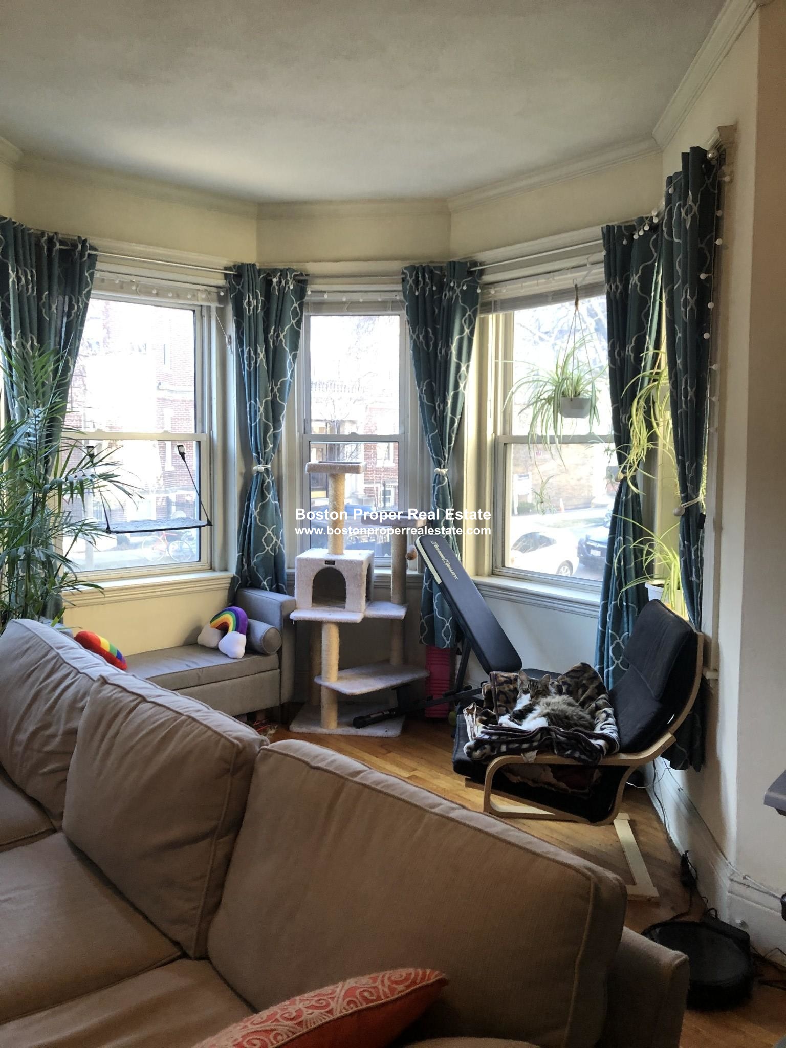 105 Queensberry St, Fenway