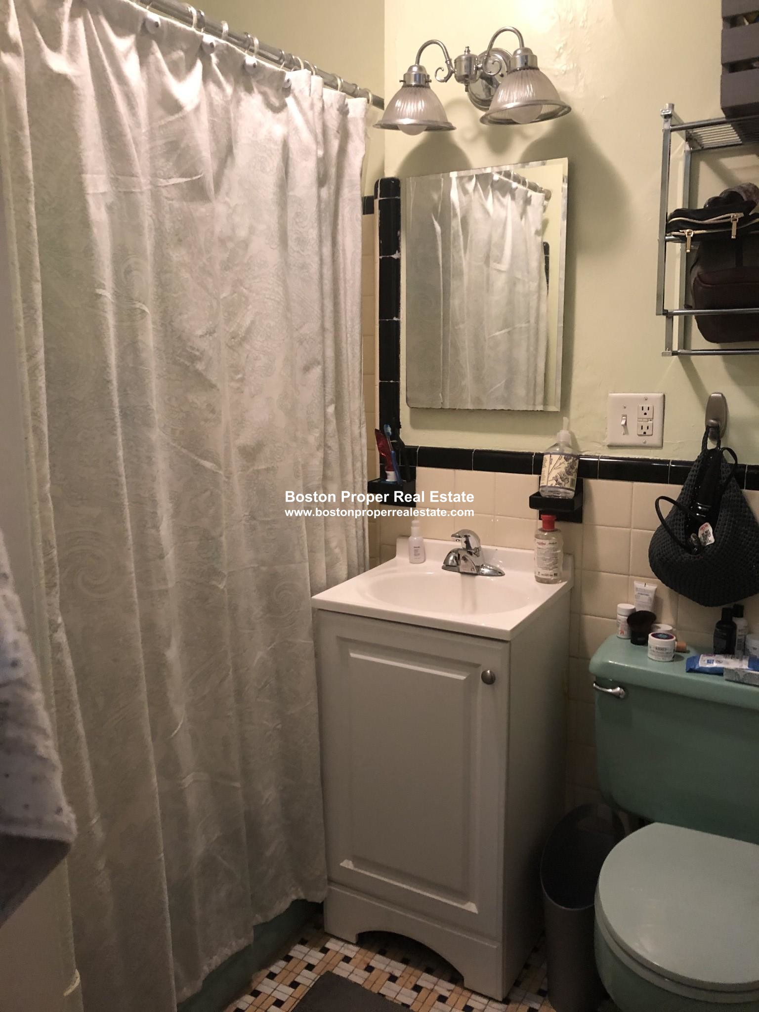 1091 Boylston St, Fenway