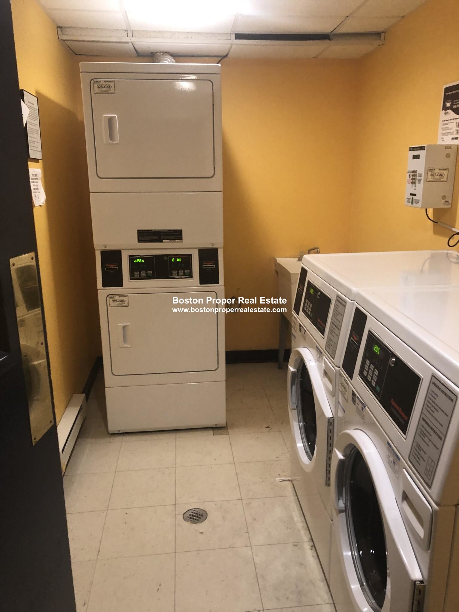 19 Queensberry St, Fenway