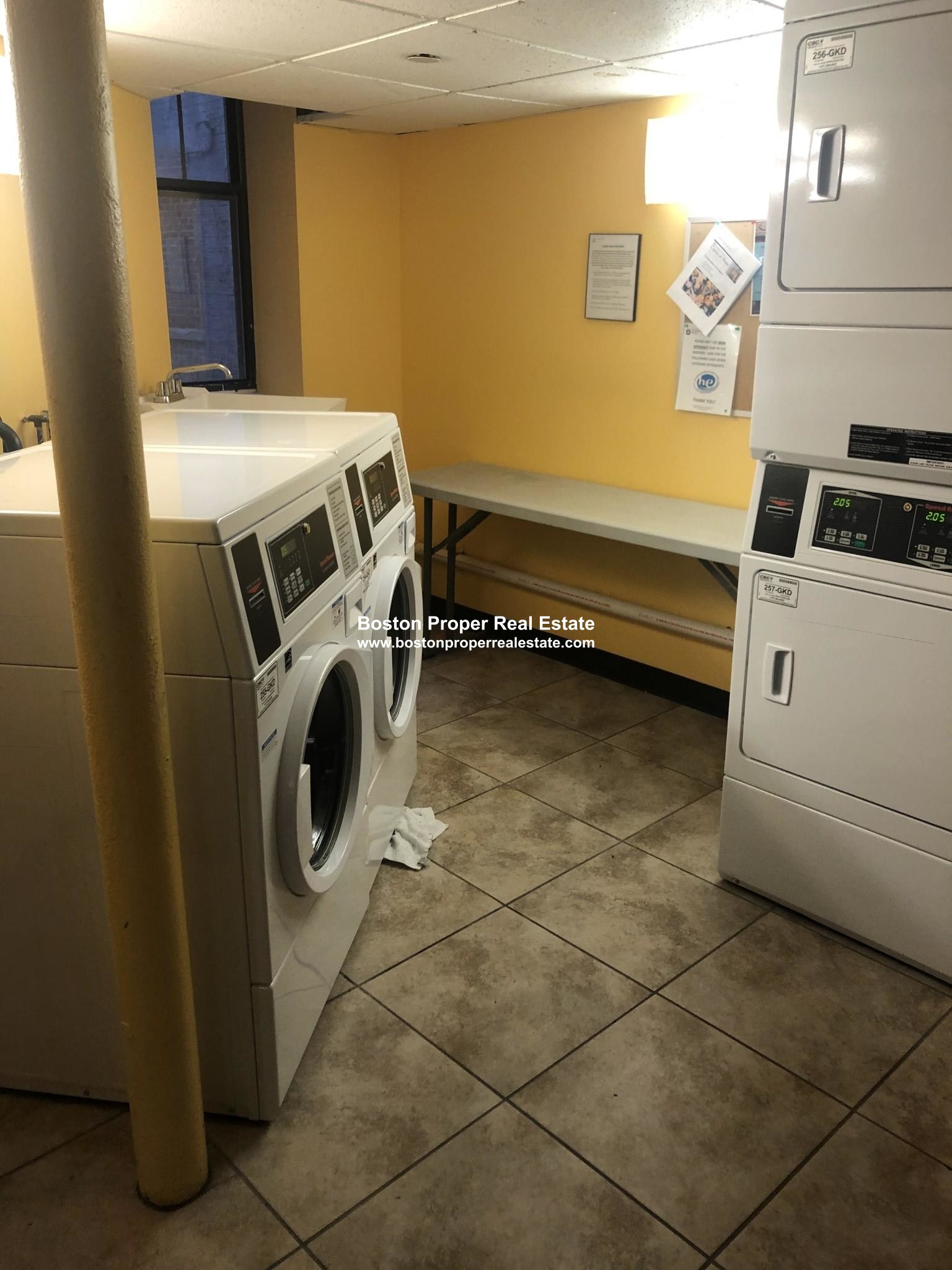 100 Queensberry St, Fenway