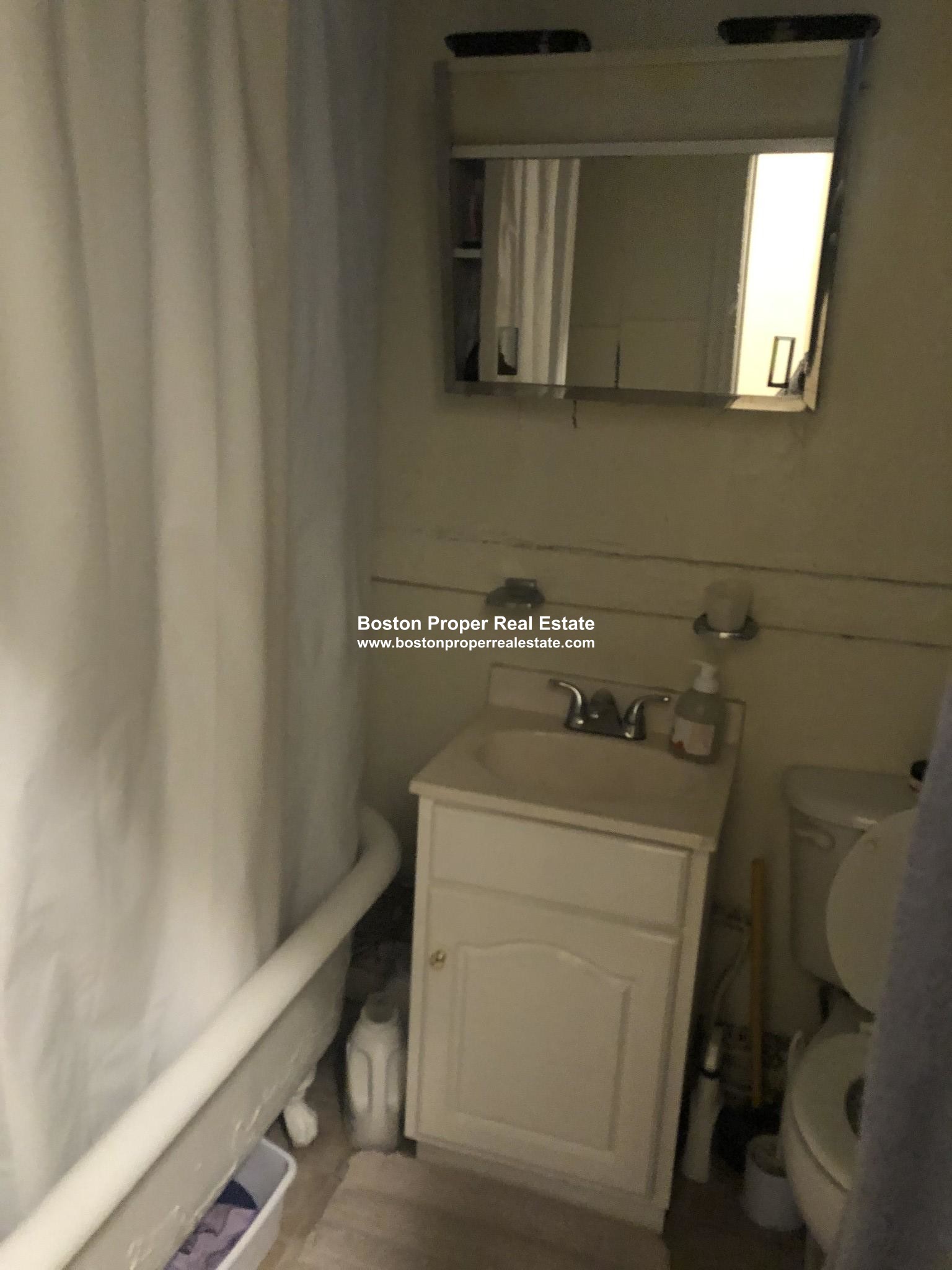 109 Queensberry St, Fenway