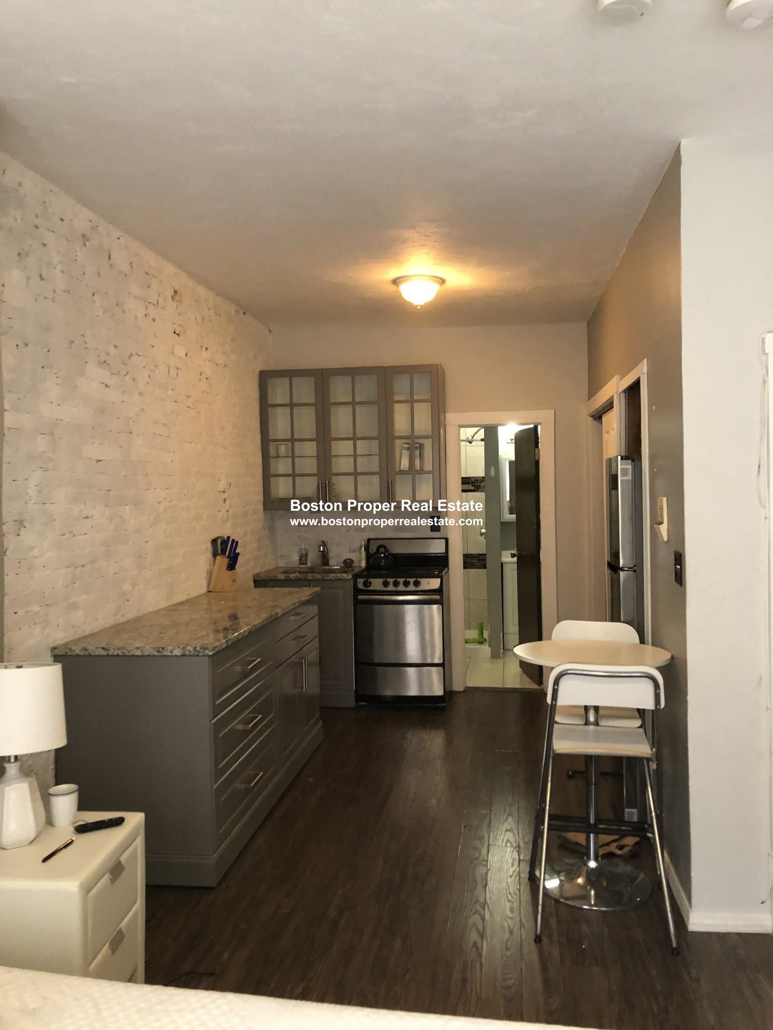 40 Anderson St, Fenway