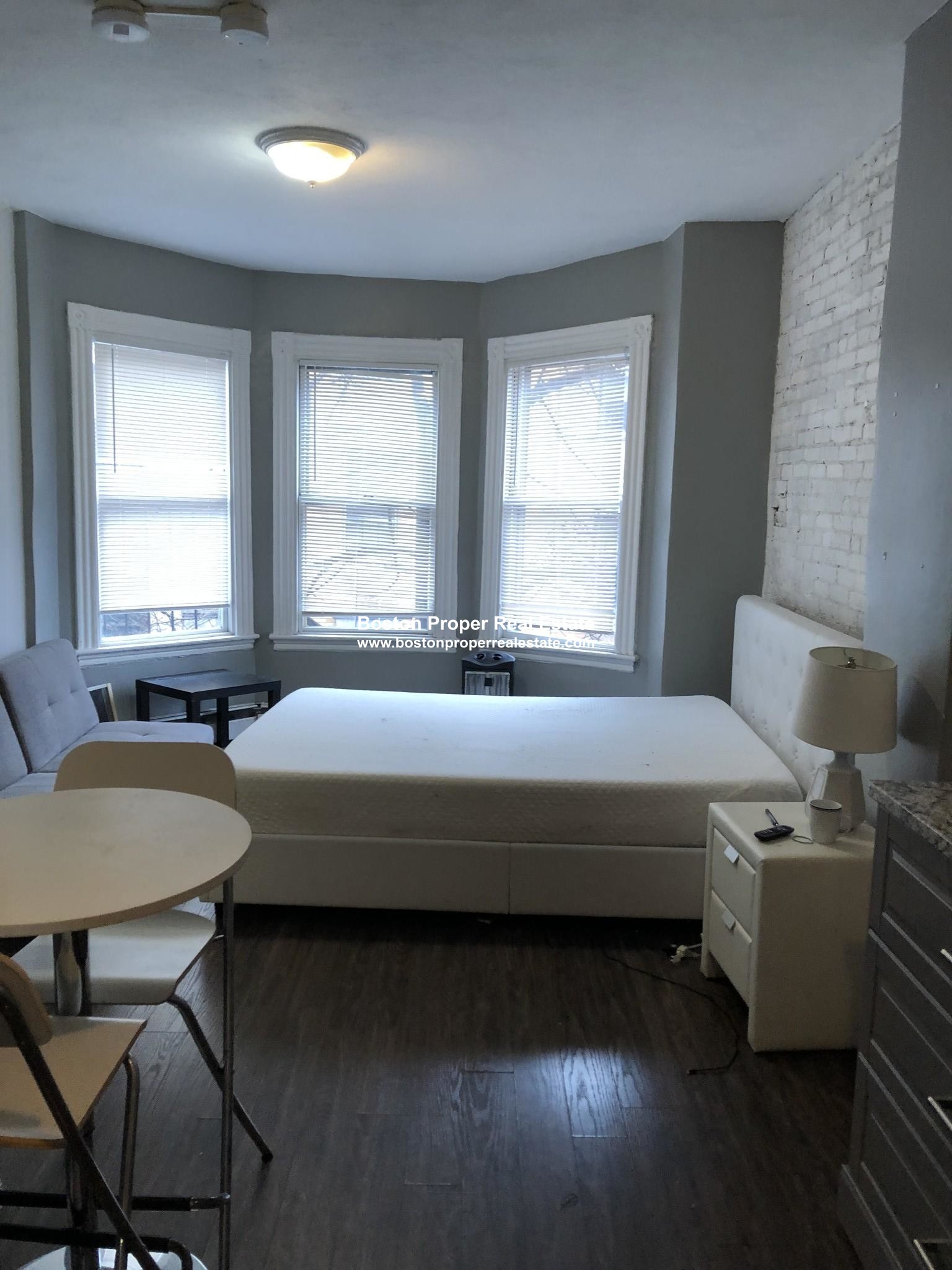 40 Anderson St, Fenway