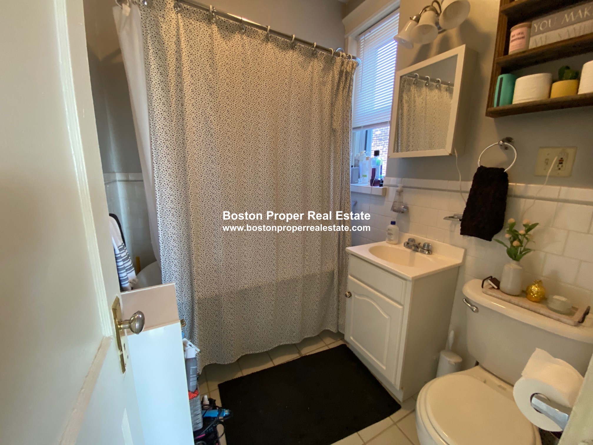 100 Queensberry St, Fenway