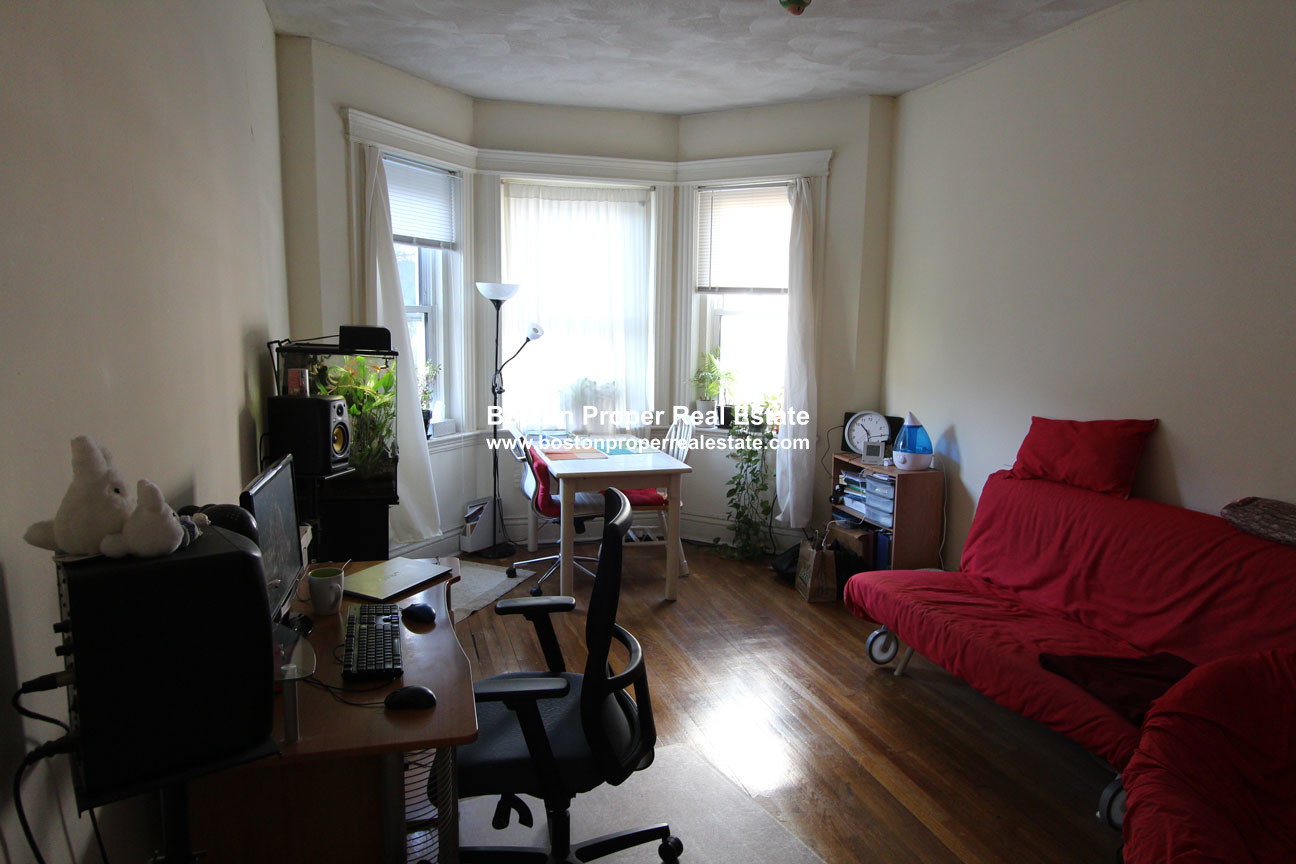 109 Queensberry St, Fenway