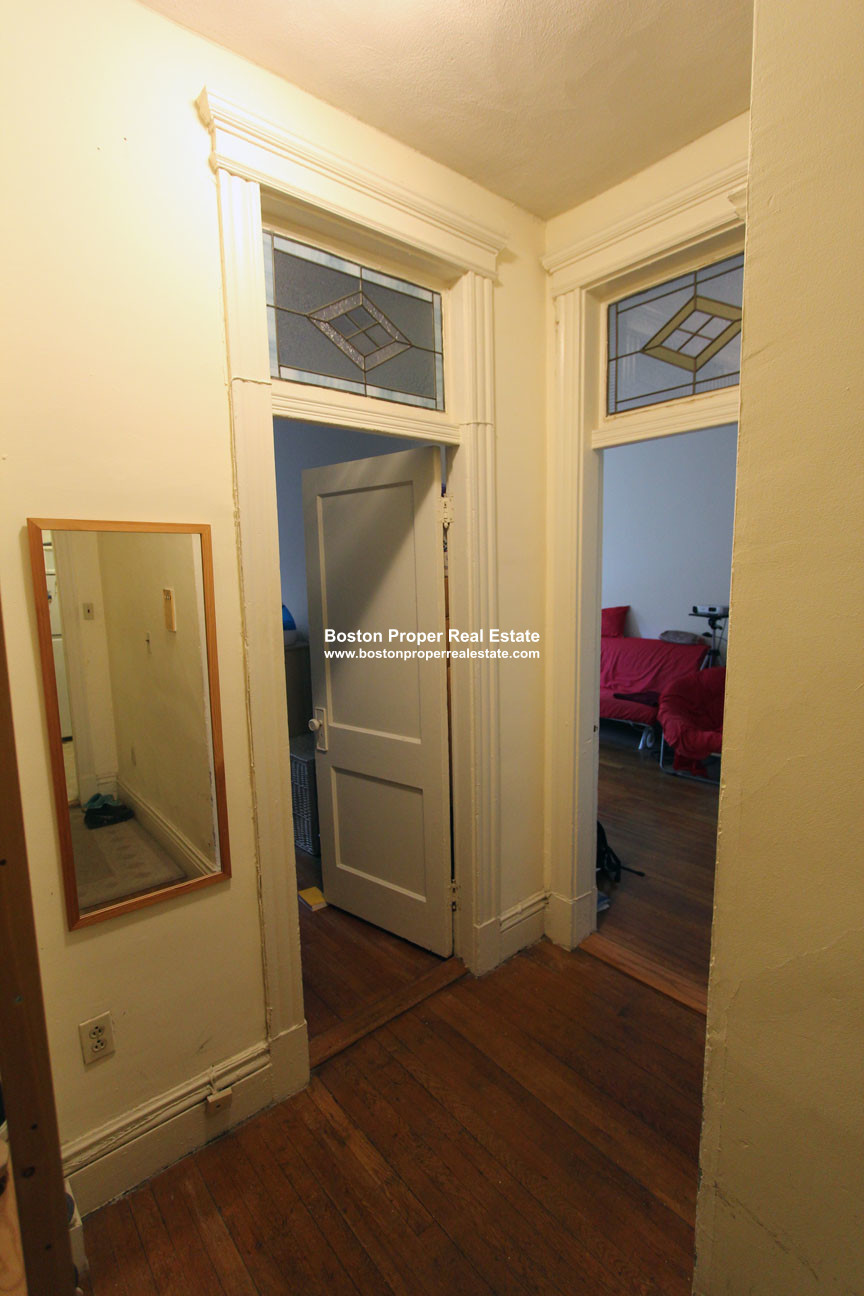 109 Queensberry St, Fenway