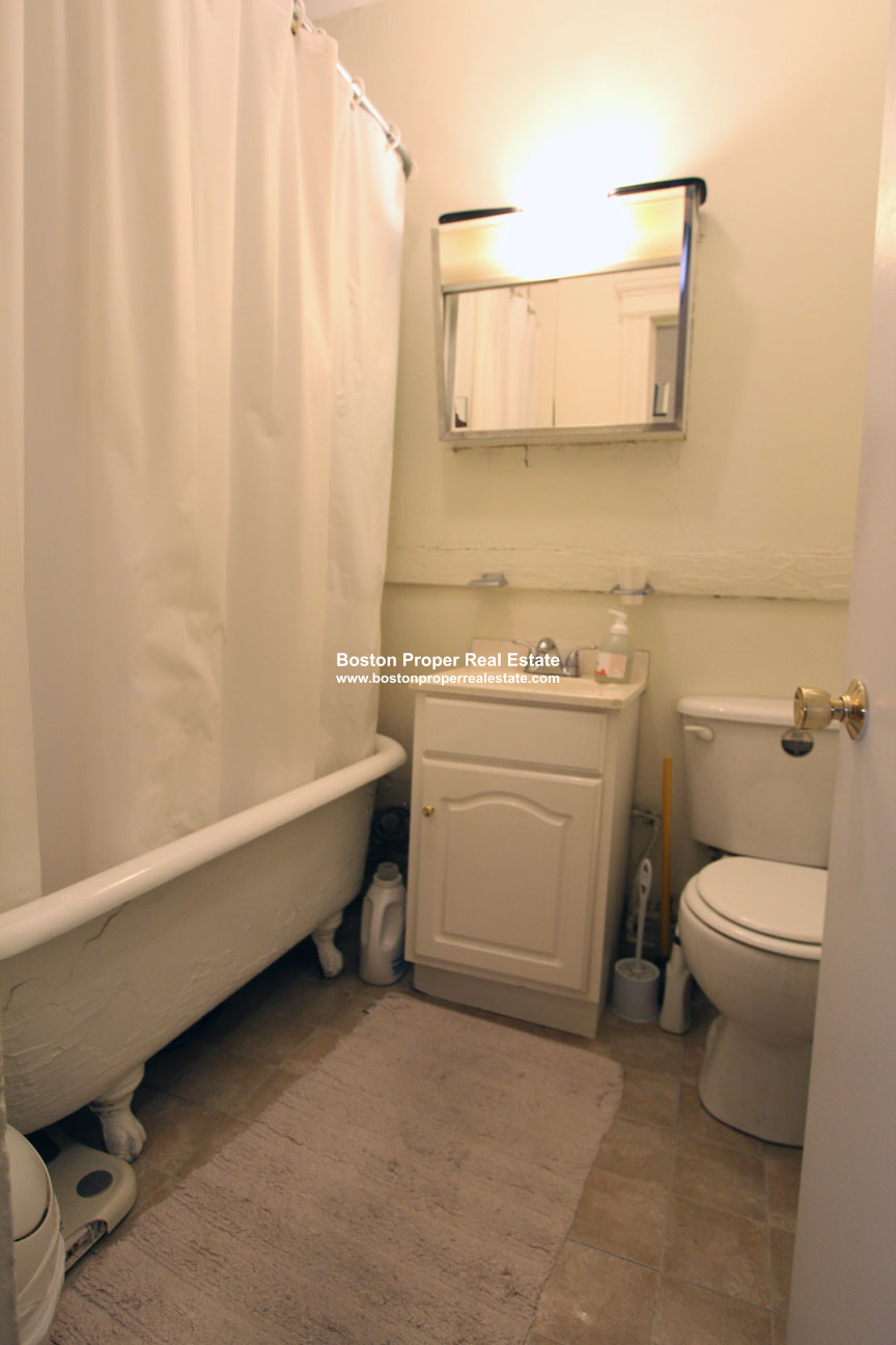 109 Queensberry St, Fenway