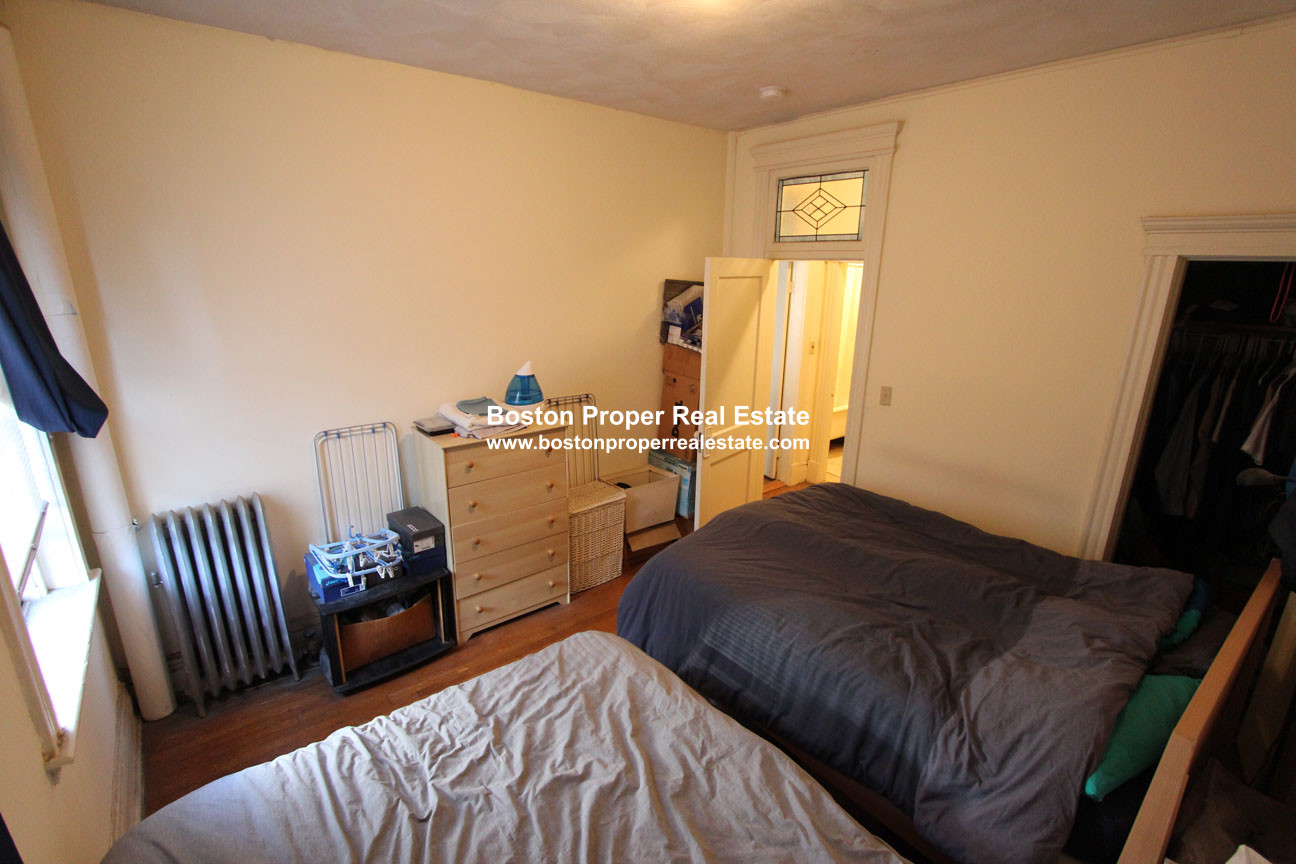 109 Queensberry St, Fenway