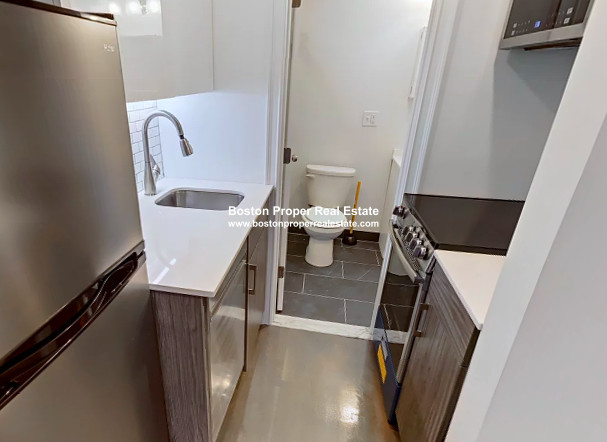 270 Newbury St, Back Bay