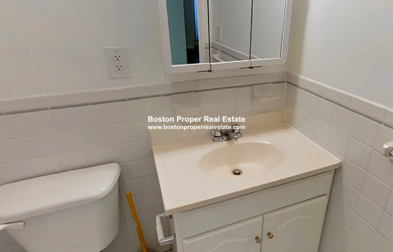 24 Queensberry St, Fenway