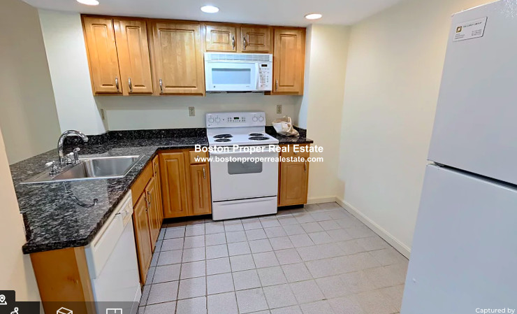 24 Queensberry St, Fenway