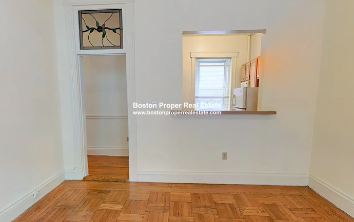 16 Queensberry St, Fenway