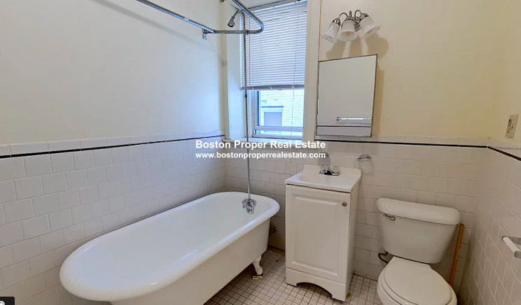 16 Queensberry St, Fenway