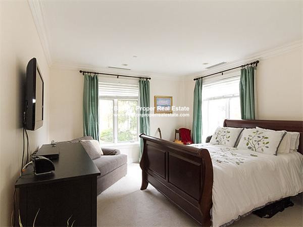 630 Hammond St, Chestnut Hill