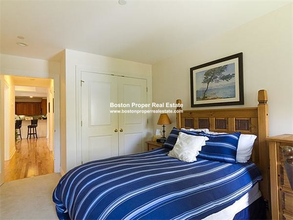 630 Hammond St, Chestnut Hill