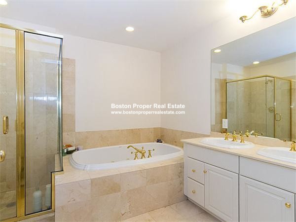 630 Hammond St, Chestnut Hill