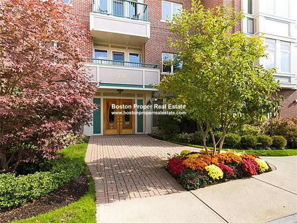 630 Hammond St, Chestnut Hill