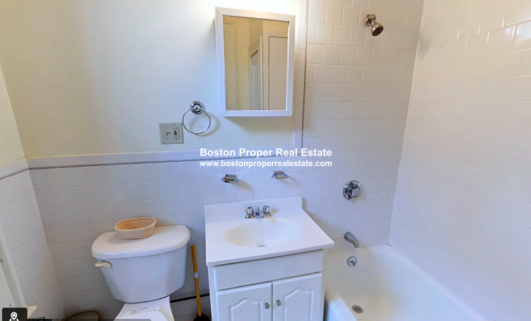 379 Commonwealth Ave, Fenway