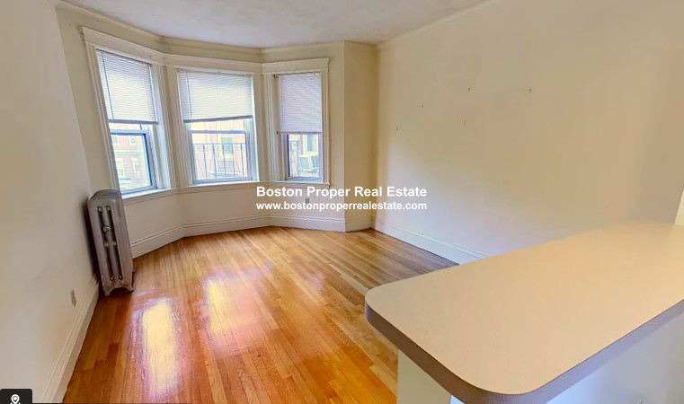 109 Queensberry St, Fenway